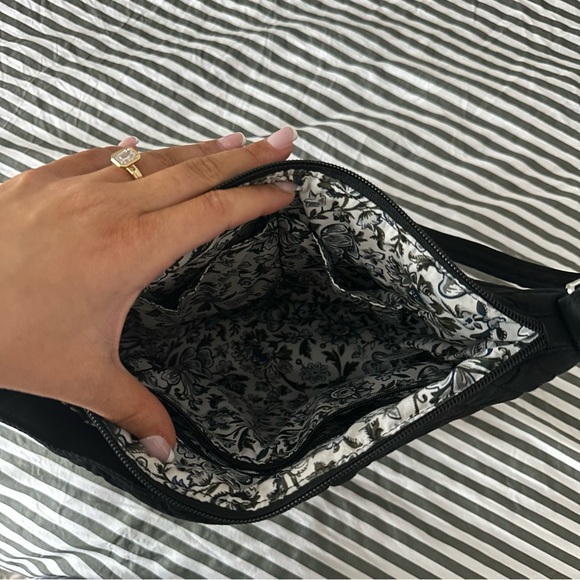 Vera Bradley Black quilted bag - Picture 3 of 5